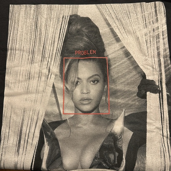 Beyoncé Renaissance Tour T-Shirt - Picture 5 of 5